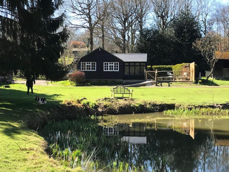 Halfmoon Lodge @ Knights Hole Wheelchair Access Cranbrook Exterior photo